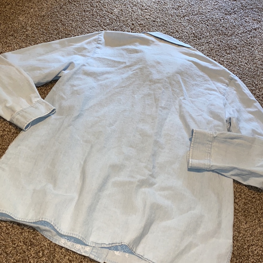 Talbots embroidered light denim button-down (M) - Picture 9 of 10